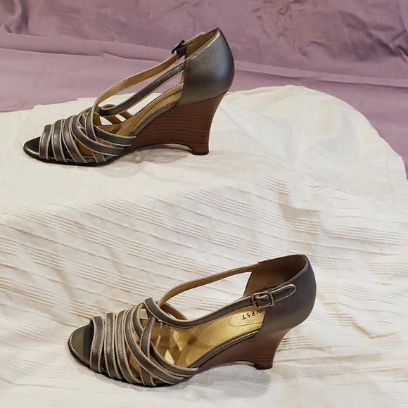 Nine West Wegde shoes - Picture 3 of 7
